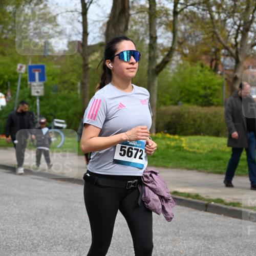 12.04.2026 - 45. Internationalen Wilhelmsburger Insellauf J. Mangold http://msf.ph/oto/9520094 12.04.2026 13:37:06 Ziel 3559, 5604, 3475, 5672 meine-sportfotos.de
