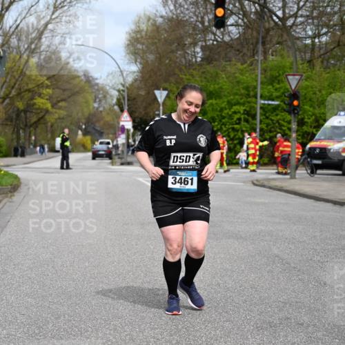 12.04.2026 - 45. Internationalen Wilhelmsburger Insellauf J. Mangold http://msf.ph/oto/9520121 12.04.2026 13:41:08 Ziel 3461 meine-sportfotos.de