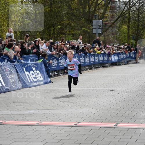 12.04.2026 - 45. Internationalen Wilhelmsburger Insellauf J. Mangold http://msf.ph/oto/9520151 12.04.2026 14:07:52 Ziel 1522 meine-sportfotos.de