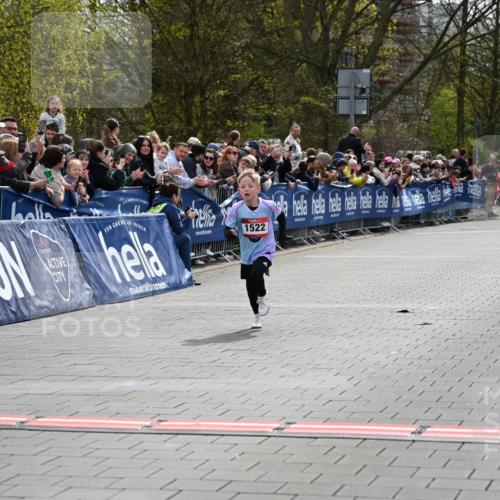 12.04.2026 - 45. Internationalen Wilhelmsburger Insellauf J. Mangold http://msf.ph/oto/9520152 12.04.2026 14:07:52 Ziel 1522 meine-sportfotos.de