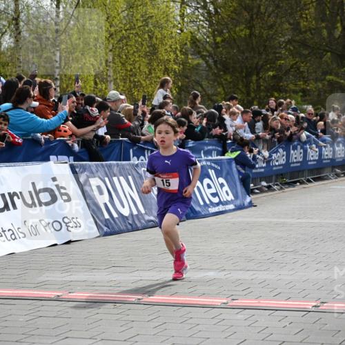 12.04.2026 - 45. Internationalen Wilhelmsburger Insellauf J. Mangold http://msf.ph/oto/9520193 12.04.2026 14:08:06 Ziel 15, 1508 meine-sportfotos.de