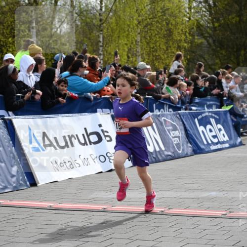 12.04.2026 - 45. Internationalen Wilhelmsburger Insellauf J. Mangold http://msf.ph/oto/9520197 12.04.2026 14:08:06 Ziel 15, 1508 meine-sportfotos.de
