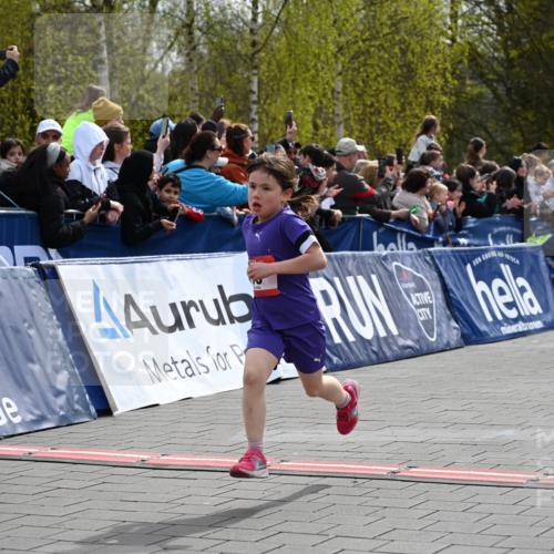 12.04.2026 - 45. Internationalen Wilhelmsburger Insellauf J. Mangold http://msf.ph/oto/9520198 12.04.2026 14:08:06 Ziel 15, 1508 meine-sportfotos.de