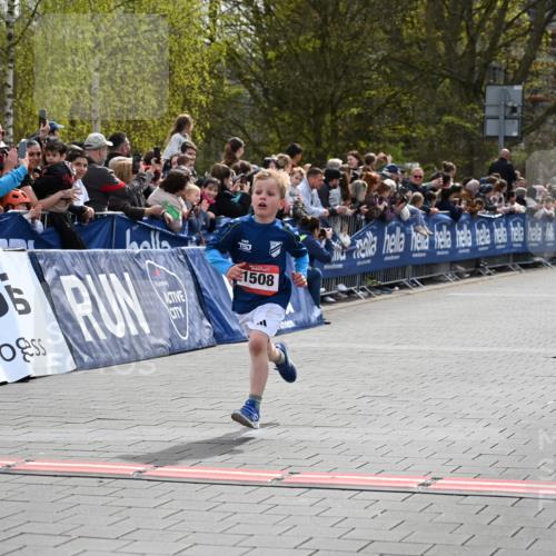 12.04.2026 - 45. Internationalen Wilhelmsburger Insellauf J. Mangold http://msf.ph/oto/9520208 12.04.2026 14:08:08 Ziel 15, 1508 meine-sportfotos.de