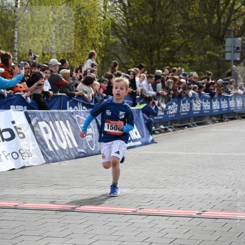 12.04.2026 - 45. Internationalen Wilhelmsburger Insellauf J. Mangold http://msf.ph/oto/9520209 12.04.2026 14:08:09 Ziel 15, 1508 meine-sportfotos.de