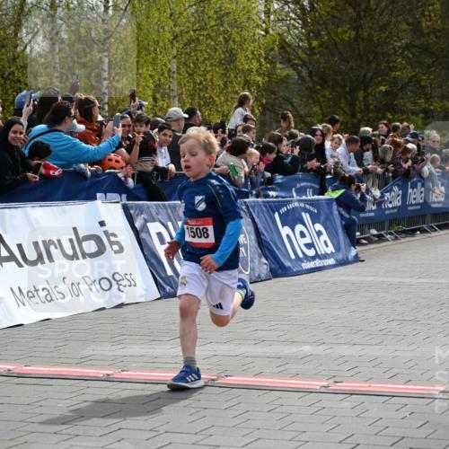12.04.2026 - 45. Internationalen Wilhelmsburger Insellauf J. Mangold http://msf.ph/oto/9520212 12.04.2026 14:08:09 Ziel 15, 1508 meine-sportfotos.de