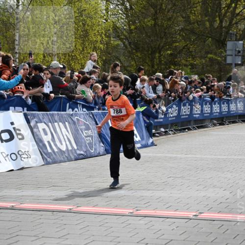 12.04.2026 - 45. Internationalen Wilhelmsburger Insellauf J. Mangold http://msf.ph/oto/9520233 12.04.2026 14:08:18 Ziel 1523, 788, 1510 meine-sportfotos.de