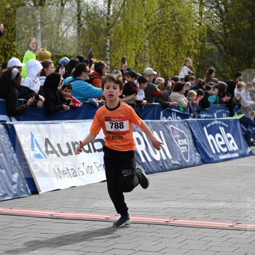 12.04.2026 - 45. Internationalen Wilhelmsburger Insellauf J. Mangold http://msf.ph/oto/9520242 12.04.2026 14:08:18 Ziel 1523, 788, 1510 meine-sportfotos.de