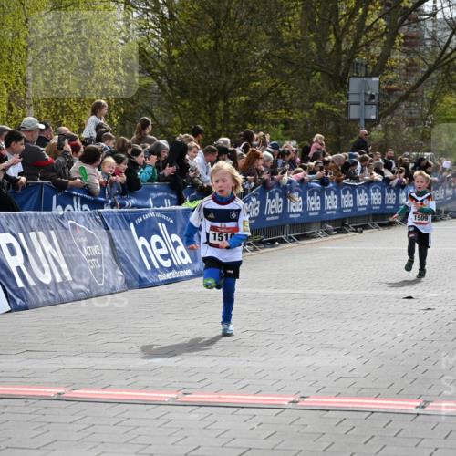 12.04.2026 - 45. Internationalen Wilhelmsburger Insellauf J. Mangold http://msf.ph/oto/9520254 12.04.2026 14:08:22 Ziel 1510, 1509 meine-sportfotos.de