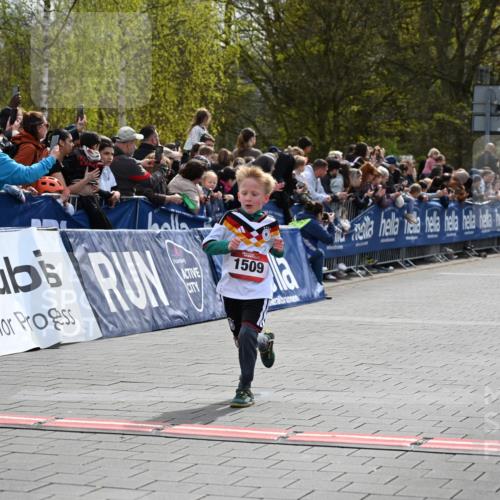 12.04.2026 - 45. Internationalen Wilhelmsburger Insellauf J. Mangold http://msf.ph/oto/9520273 12.04.2026 14:08:25 Ziel 1510, 1509 meine-sportfotos.de