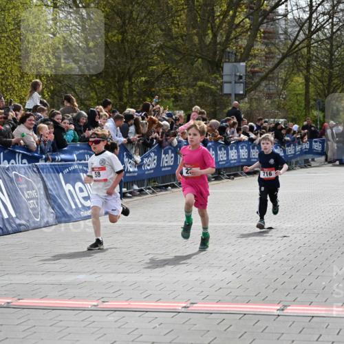 12.04.2026 - 45. Internationalen Wilhelmsburger Insellauf J. Mangold http://msf.ph/oto/9520292 12.04.2026 14:08:29 Ziel 1509, 58, 26, 716 meine-sportfotos.de