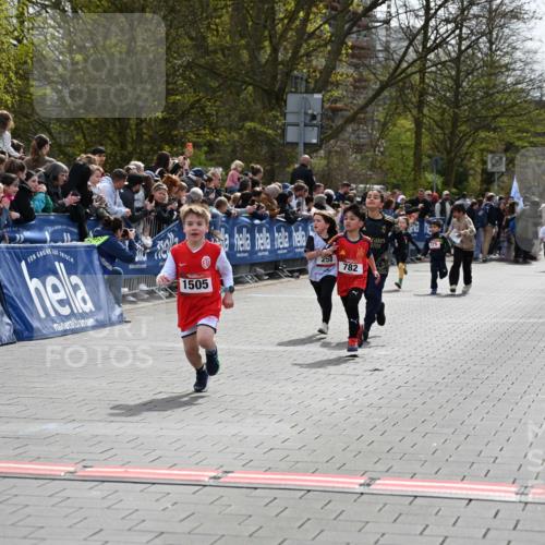12.04.2026 - 45. Internationalen Wilhelmsburger Insellauf J. Mangold http://msf.ph/oto/9520310 12.04.2026 14:08:34 Ziel 58, 26, 716, 1505, 782, 258, 175 meine-sportfotos.de
