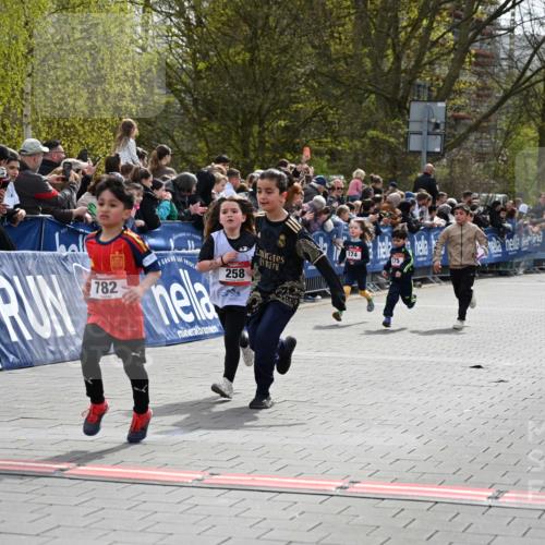 12.04.2026 - 45. Internationalen Wilhelmsburger Insellauf J. Mangold http://msf.ph/oto/9520330 12.04.2026 14:08:36 Ziel 1505, 782, 258, 175, 174, 653, 143 meine-sportfotos.de