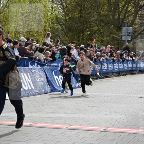 12.04.2026 - 45. Internationalen Wilhelmsburger Insellauf J. Mangold http://msf.ph/oto/9520342 12.04.2026 14:08:37 Ziel 1505, 782, 258, 175, 174, 653, 143 meine-sportfotos.de