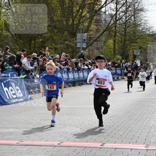 12.04.2026 - 45. Internationalen Wilhelmsburger Insellauf J. Mangold http://msf.ph/oto/9520356 12.04.2026 14:08:40 Ziel 782, 258, 175, 174, 653, 143, 1057, 232 meine-sportfotos.de
