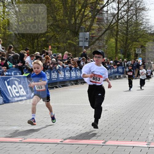 12.04.2026 - 45. Internationalen Wilhelmsburger Insellauf J. Mangold http://msf.ph/oto/9520358 12.04.2026 14:08:40 Ziel 782, 258, 175, 174, 653, 143, 1057, 232 meine-sportfotos.de