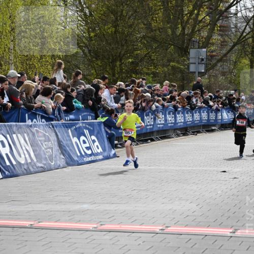 12.04.2026 - 45. Internationalen Wilhelmsburger Insellauf J. Mangold http://msf.ph/oto/9520372 12.04.2026 14:08:42 Ziel 175, 174, 653, 143, 1057, 232, 749, 967 meine-sportfotos.de
