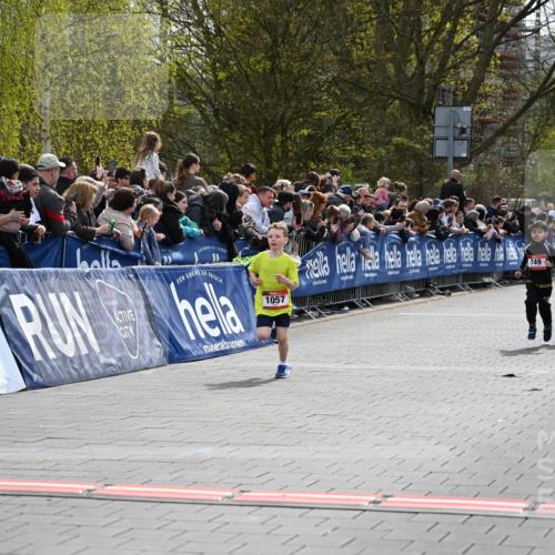 12.04.2026 - 45. Internationalen Wilhelmsburger Insellauf J. Mangold http://msf.ph/oto/9520374 12.04.2026 14:08:42 Ziel 175, 174, 653, 143, 1057, 232, 749, 967 meine-sportfotos.de
