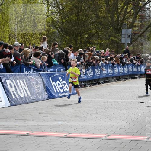 12.04.2026 - 45. Internationalen Wilhelmsburger Insellauf J. Mangold http://msf.ph/oto/9520375 12.04.2026 14:08:42 Ziel 175, 174, 653, 143, 1057, 232, 749, 967 meine-sportfotos.de