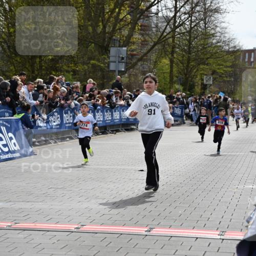 12.04.2026 - 45. Internationalen Wilhelmsburger Insellauf J. Mangold http://msf.ph/oto/9520404 12.04.2026 14:08:46 Ziel 1057, 232, 749, 967, 774, 919 meine-sportfotos.de