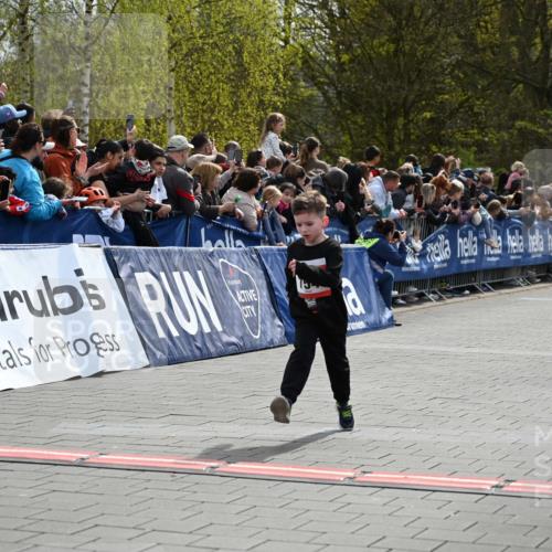 12.04.2026 - 45. Internationalen Wilhelmsburger Insellauf J. Mangold http://msf.ph/oto/9520440 12.04.2026 14:08:52 Ziel 774, 919, 754, 211, 711, 530 meine-sportfotos.de