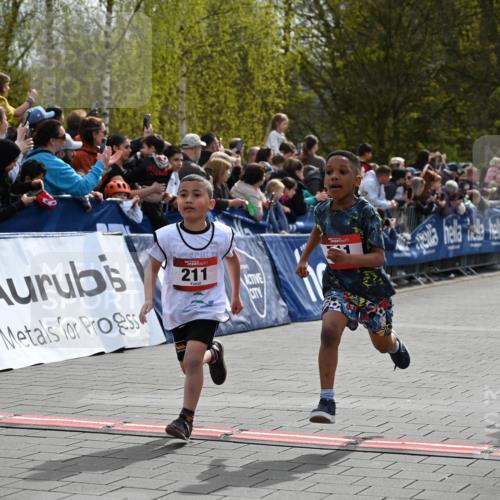 12.04.2026 - 45. Internationalen Wilhelmsburger Insellauf J. Mangold http://msf.ph/oto/9520452 12.04.2026 14:08:56 Ziel 754, 211, 711, 530, 91, 254, 1506, 266 meine-sportfotos.de