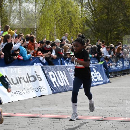 12.04.2026 - 45. Internationalen Wilhelmsburger Insellauf J. Mangold http://msf.ph/oto/9520496 12.04.2026 14:09:07 Ziel 762, 281, 928, 953, 614, 235, 50, 256, 214, 939, 274 meine-sportfotos.de