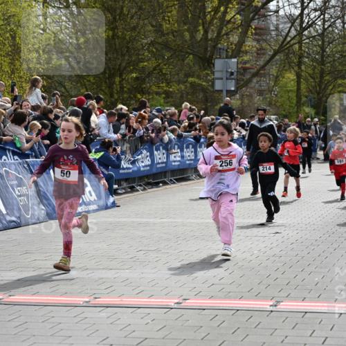 12.04.2026 - 45. Internationalen Wilhelmsburger Insellauf J. Mangold http://msf.ph/oto/9520509 12.04.2026 14:09:09 Ziel 953, 614, 235, 50, 256, 214, 939, 274, 191, 1075, 52, 247 meine-sportfotos.de