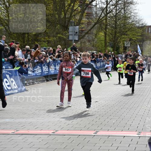 12.04.2026 - 45. Internationalen Wilhelmsburger Insellauf J. Mangold http://msf.ph/oto/9520558 12.04.2026 14:09:16 Ziel 191, 1075, 52, 247, 453, 273, 955, 786, 947, 180, 12, 911, 741, 1502 meine-sportfotos.de