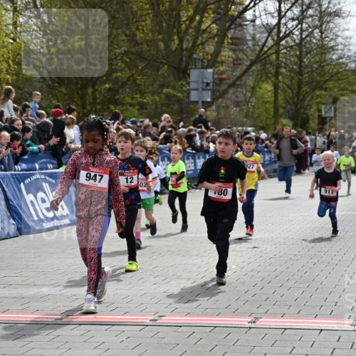12.04.2026 - 45. Internationalen Wilhelmsburger Insellauf J. Mangold http://msf.ph/oto/9520569 12.04.2026 14:09:18 Ziel 453, 273, 955, 786, 947, 180, 12, 911, 741, 1502, 927, 215, 577 meine-sportfotos.de