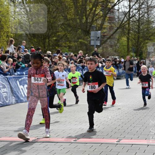 12.04.2026 - 45. Internationalen Wilhelmsburger Insellauf J. Mangold http://msf.ph/oto/9520573 12.04.2026 14:09:18 Ziel 453, 273, 955, 786, 947, 180, 12, 911, 741, 1502, 927, 215, 577 meine-sportfotos.de