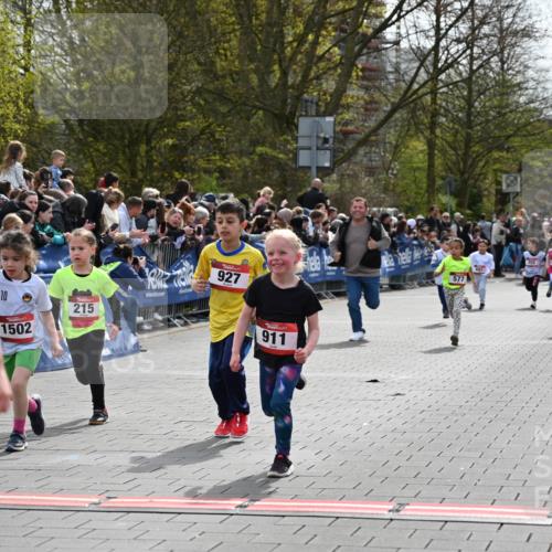 12.04.2026 - 45. Internationalen Wilhelmsburger Insellauf J. Mangold http://msf.ph/oto/9520579 12.04.2026 14:09:20 Ziel 786, 947, 180, 12, 911, 741, 1502, 927, 215, 577, 223, 271 meine-sportfotos.de