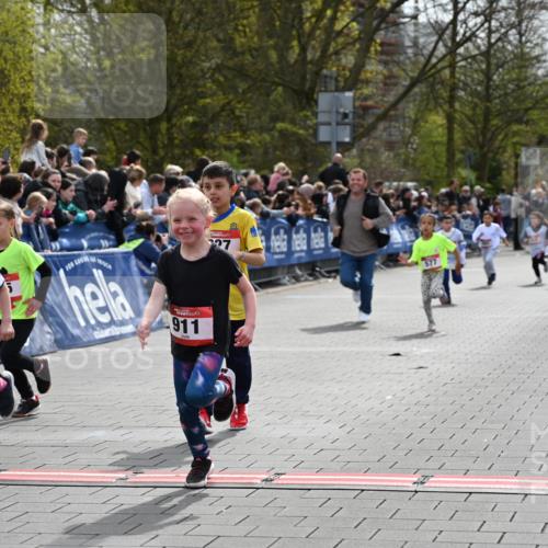 12.04.2026 - 45. Internationalen Wilhelmsburger Insellauf J. Mangold http://msf.ph/oto/9520584 12.04.2026 14:09:20 Ziel 786, 947, 180, 12, 911, 741, 1502, 927, 215, 577, 223, 271 meine-sportfotos.de