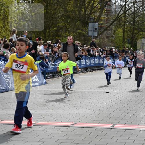 12.04.2026 - 45. Internationalen Wilhelmsburger Insellauf J. Mangold http://msf.ph/oto/9520586 12.04.2026 14:09:22 Ziel 947, 180, 12, 911, 741, 1502, 927, 215, 577, 223, 271, 691, 1511, 252 meine-sportfotos.de