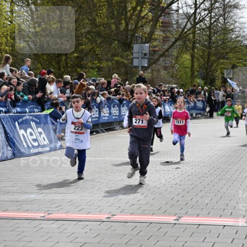 12.04.2026 - 45. Internationalen Wilhelmsburger Insellauf J. Mangold http://msf.ph/oto/9520603 12.04.2026 14:09:24 Ziel 911, 741, 1502, 927, 215, 577, 223, 271, 691, 1511, 252, 270, 220 meine-sportfotos.de