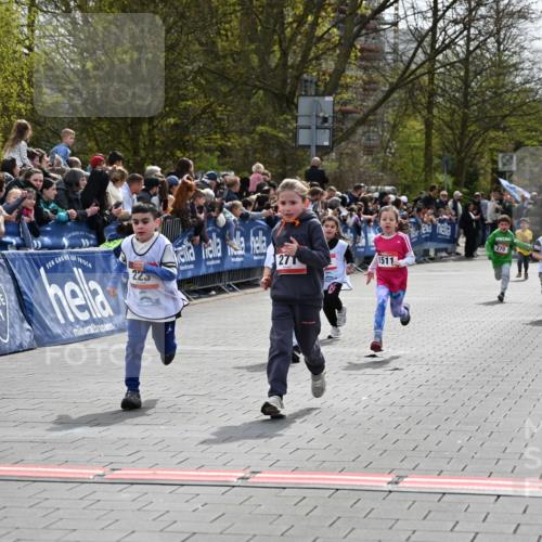 12.04.2026 - 45. Internationalen Wilhelmsburger Insellauf J. Mangold http://msf.ph/oto/9520605 12.04.2026 14:09:24 Ziel 911, 741, 1502, 927, 215, 577, 223, 271, 691, 1511, 252, 270, 220 meine-sportfotos.de