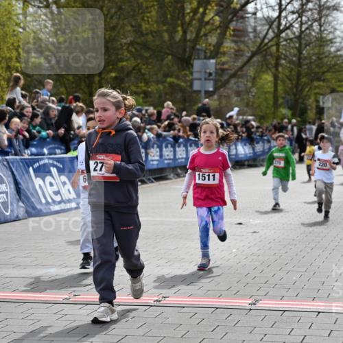 12.04.2026 - 45. Internationalen Wilhelmsburger Insellauf J. Mangold http://msf.ph/oto/9520621 12.04.2026 14:09:25 Ziel 927, 215, 577, 223, 271, 691, 1511, 252, 270, 220, 219 meine-sportfotos.de