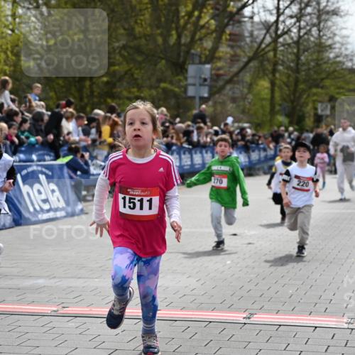 12.04.2026 - 45. Internationalen Wilhelmsburger Insellauf J. Mangold http://msf.ph/oto/9520634 12.04.2026 14:09:26 Ziel 577, 223, 271, 691, 1511, 252, 270, 220, 219 meine-sportfotos.de