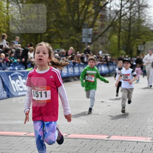 12.04.2026 - 45. Internationalen Wilhelmsburger Insellauf J. Mangold http://msf.ph/oto/9520637 12.04.2026 14:09:26 Ziel 577, 223, 271, 691, 1511, 252, 270, 220, 219 meine-sportfotos.de