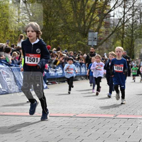 12.04.2026 - 45. Internationalen Wilhelmsburger Insellauf J. Mangold http://msf.ph/oto/9520708 12.04.2026 14:09:40 Ziel 541, 1501, 249, 1059, 1516, 94, 921, 251, 945, 934 meine-sportfotos.de
