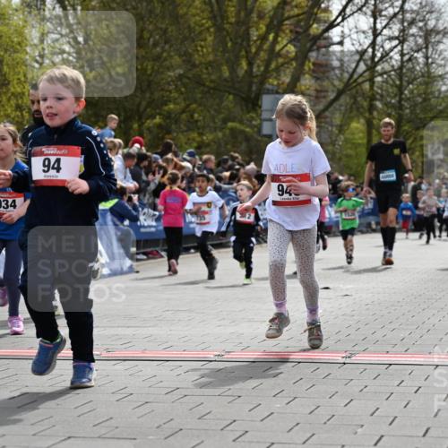 12.04.2026 - 45. Internationalen Wilhelmsburger Insellauf J. Mangold http://msf.ph/oto/9520728 12.04.2026 14:09:42 Ziel 1501, 249, 1059, 1516, 94, 921, 251, 945, 934, 212, 735, 190, 240, 1520 meine-sportfotos.de