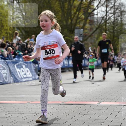 12.04.2026 - 45. Internationalen Wilhelmsburger Insellauf J. Mangold http://msf.ph/oto/9520737 12.04.2026 14:09:43 Ziel 1501, 249, 1059, 1516, 94, 921, 251, 945, 934, 212, 735, 190, 240, 1520 meine-sportfotos.de