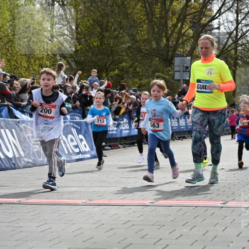 12.04.2026 - 45. Internationalen Wilhelmsburger Insellauf J. Mangold http://msf.ph/oto/9520794 12.04.2026 14:09:52 Ziel 206, 908, 776, 172, 183, 196, 449, 772, 7, 917, 284, 44, 200, 563, 53, 712, 1512, 1525, 551, 764, 567 meine-sportfotos.de