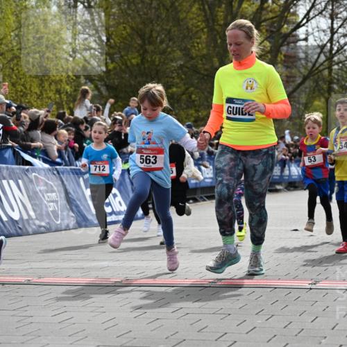 12.04.2026 - 45. Internationalen Wilhelmsburger Insellauf J. Mangold http://msf.ph/oto/9520801 12.04.2026 14:09:53 Ziel 908, 776, 172, 183, 196, 449, 772, 7, 917, 284, 44, 200, 563, 53, 712, 1512, 1525, 551, 764, 567, 720, 719 meine-sportfotos.de