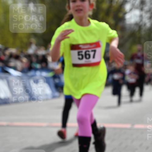 12.04.2026 - 45. Internationalen Wilhelmsburger Insellauf J. Mangold http://msf.ph/oto/9520829 12.04.2026 14:09:56 Ziel 284, 44, 200, 563, 53, 712, 1512, 1525, 551, 764, 567, 720, 719, 907, 158, 268, 543, 721 meine-sportfotos.de