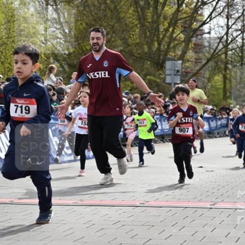 12.04.2026 - 45. Internationalen Wilhelmsburger Insellauf J. Mangold http://msf.ph/oto/9520842 12.04.2026 14:09:58 Ziel 53, 712, 1512, 1525, 551, 764, 567, 720, 719, 907, 158, 268, 543, 721, 1503, 736, 715, 6, 1504, 412, 681 meine-sportfotos.de