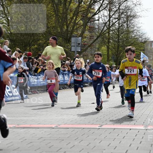 12.04.2026 - 45. Internationalen Wilhelmsburger Insellauf J. Mangold http://msf.ph/oto/9520854 12.04.2026 14:10:00 Ziel 720, 719, 907, 158, 268, 543, 721, 1503, 736, 715, 6, 1504, 412, 681, 640, 248, 441 meine-sportfotos.de