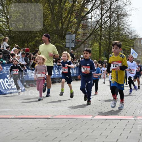 12.04.2026 - 45. Internationalen Wilhelmsburger Insellauf J. Mangold http://msf.ph/oto/9520856 12.04.2026 14:10:00 Ziel 720, 719, 907, 158, 268, 543, 721, 1503, 736, 715, 6, 1504, 412, 681, 640, 248, 441 meine-sportfotos.de