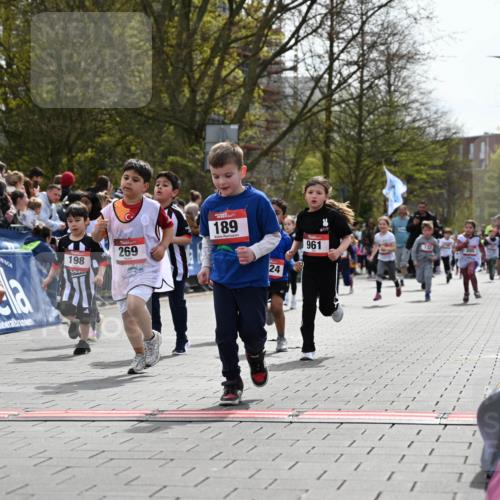 12.04.2026 - 45. Internationalen Wilhelmsburger Insellauf J. Mangold http://msf.ph/oto/9520945 12.04.2026 14:10:15 Ziel 192, 946, 738, 201, 189, 269, 1524, 961, 938, 198, 932, 639, 205, 153, 48 meine-sportfotos.de