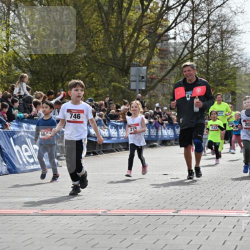 12.04.2026 - 45. Internationalen Wilhelmsburger Insellauf J. Mangold http://msf.ph/oto/9520984 12.04.2026 14:10:24 Ziel 86, 132, 417, 60, 746, 664, 218, 203, 633, 963 meine-sportfotos.de